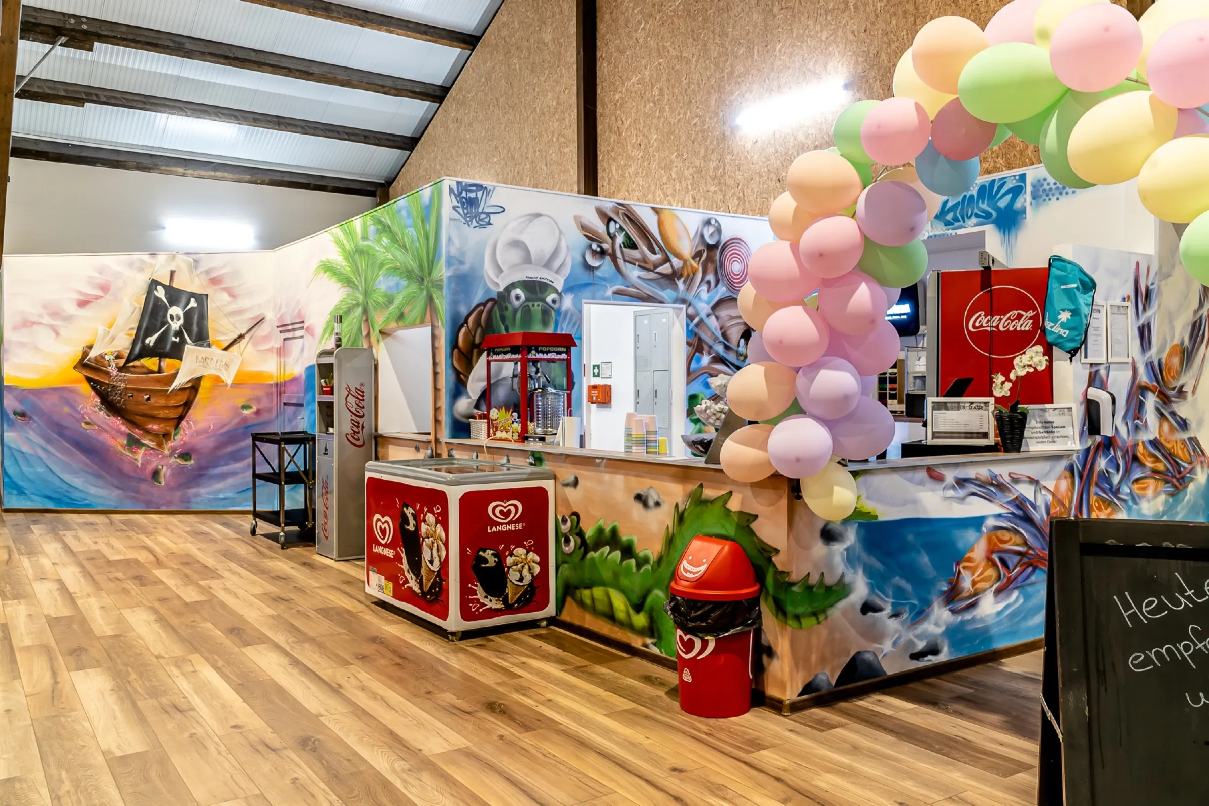 Kiosk mit Ballondeko